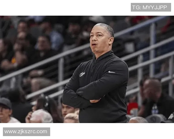 泰伦卢离奇排兵布阵引快船球迷质疑，勇士将开启变态的比赛赛程