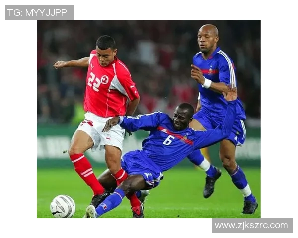 同城助力！步行者社媒晒狂热球员索菲-坎宁安的现场照片